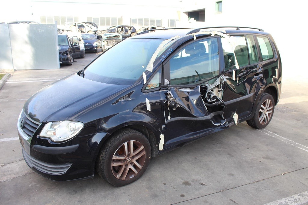 VOLKSWAGEN TOURAN 1.9 D 77KW 6M 5P (2007) RICAMBI IN MAGAZZINO