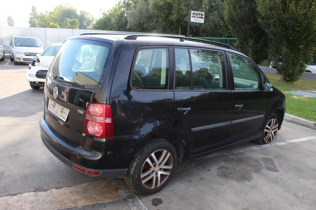 VOLKSWAGEN TOURAN 1.9 D 77KW 6M 5P (2007) RICAMBI IN MAGAZZINO