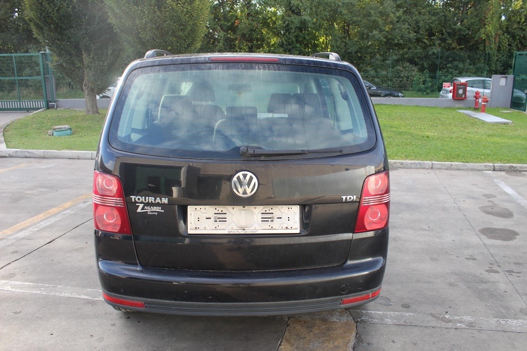 VOLKSWAGEN TOURAN 1.9 D 77KW 6M 5P (2007) RICAMBI IN MAGAZZINO