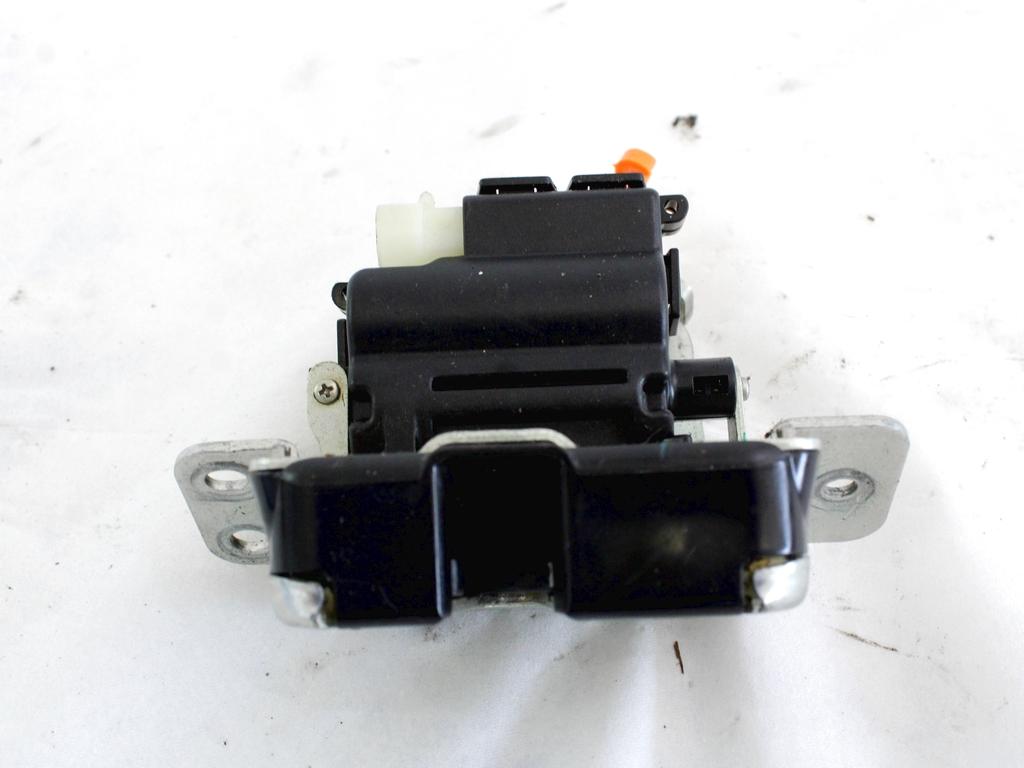 ZAKLEPANJE PRTLJA?NIH VRAT  OEM N. MR959190 ORIGINAL REZERVNI DEL MITSUBISHI COLT Z30 Z3_A Z2_A MK6 (2004 - 2009) BENZINA LETNIK 2006