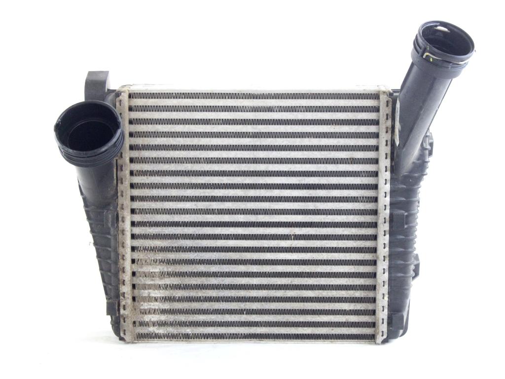 HLADILNIK INTERCOOLER OEM N. 95811064010 ORIGINAL REZERVNI DEL PORSCHE CAYENNE 92A MK2 (2010 - 2017) DIESEL LETNIK 2016