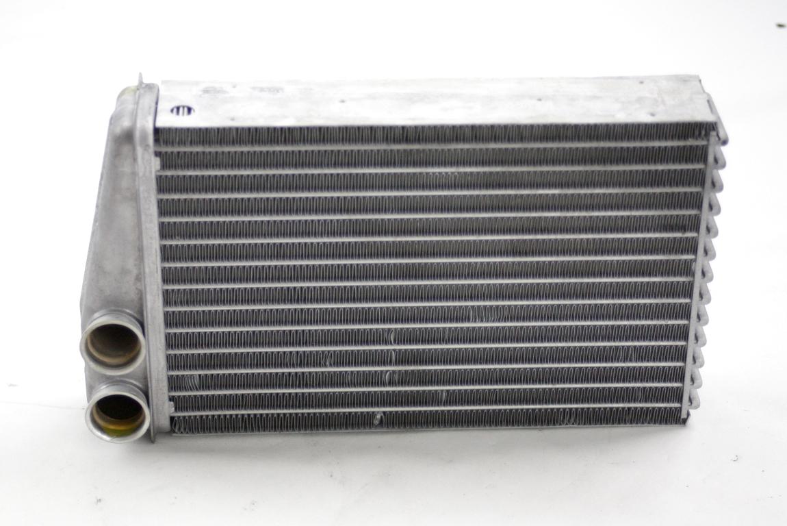 GRELEC RADIATORJA OEM N. 7701208323 ORIGINAL REZERVNI DEL RENAULT MEGANE MK2 BM0/1 CM0/1 EM0/1 KM0/1 LM0/1 BER/GRANDTOUR  (10/2002 - 02/2006) DIESEL LETNIK 2006