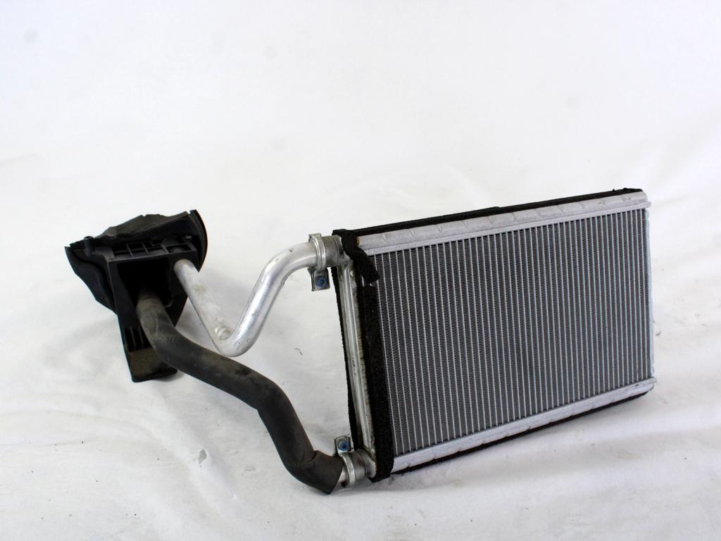 GRELEC RADIATORJA OEM N. 64119123506 ORIGINAL REZERVNI DEL BMW SERIE 1 BER/COUPE/CABRIO E81/E82/E87/E88 (2003 - 2007) BENZINA LETNIK 2004