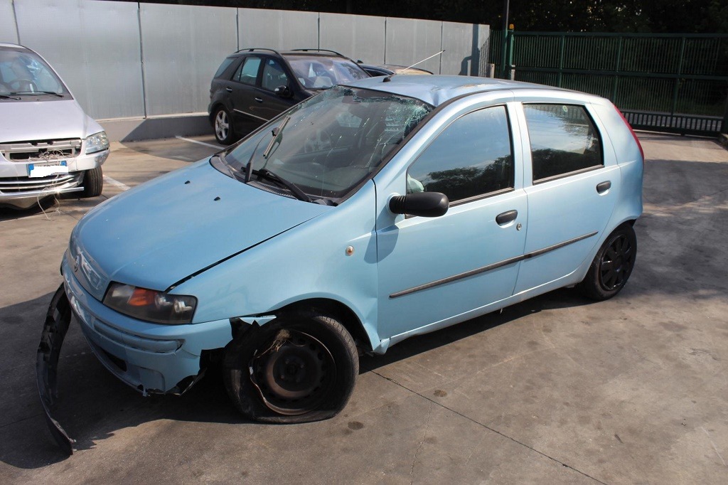 FIAT PUNTO 1.2 B 59KW 5M 5P (2002) RICAMBI IN MAGAZZINO 