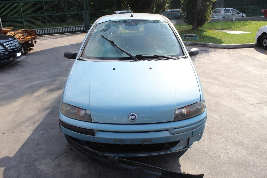 FIAT PUNTO 1.2 B 59KW 5M 5P (2002) RICAMBI IN MAGAZZINO 