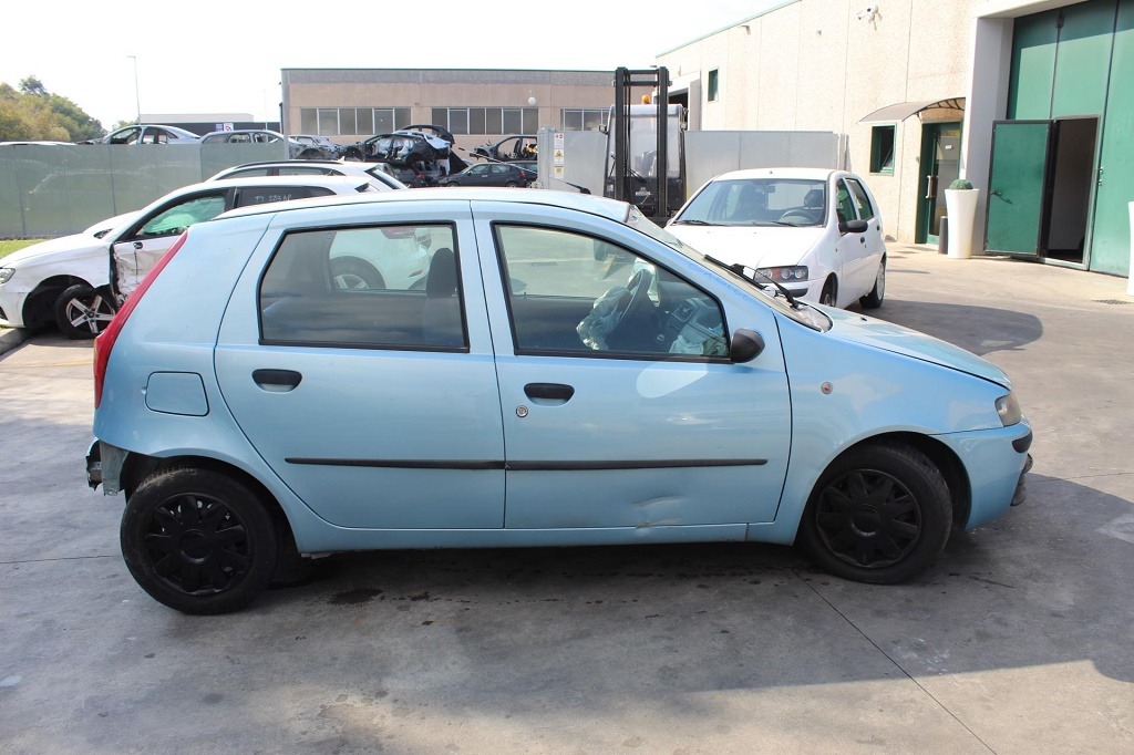 FIAT PUNTO 1.2 B 59KW 5M 5P (2002) RICAMBI IN MAGAZZINO 