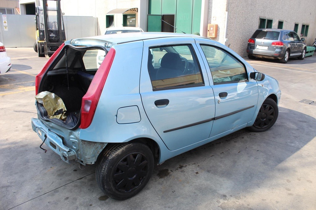 FIAT PUNTO 1.2 B 59KW 5M 5P (2002) RICAMBI IN MAGAZZINO 