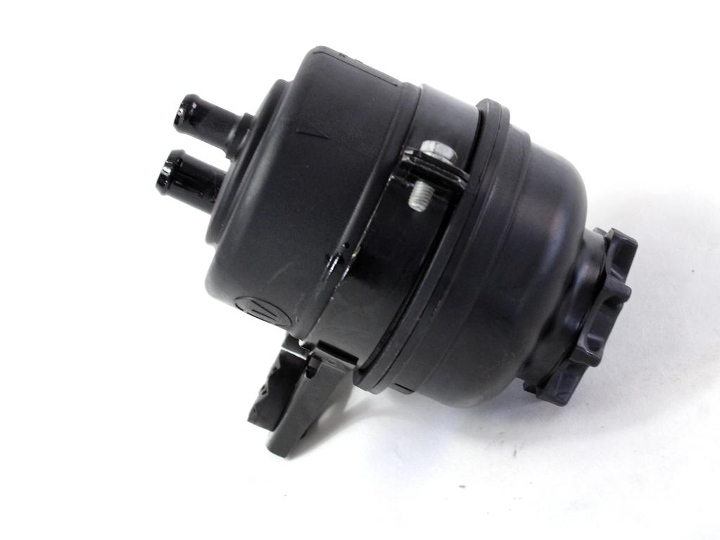 REZERVOAR CRPALKA  SERVO VOLAN OEM N. 32411097164 ORIGINAL REZERVNI DEL BMW SERIE 1 BER/COUPE/CABRIO E81/E82/E87/E88 (2003 - 2007) BENZINA LETNIK 2004