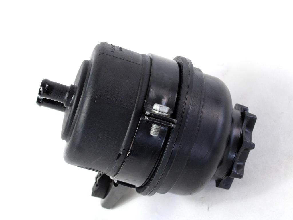 REZERVOAR CRPALKA  SERVO VOLAN OEM N. 32411097164 ORIGINAL REZERVNI DEL BMW SERIE 1 BER/COUPE/CABRIO E81/E82/E87/E88 (2003 - 2007) BENZINA LETNIK 2004