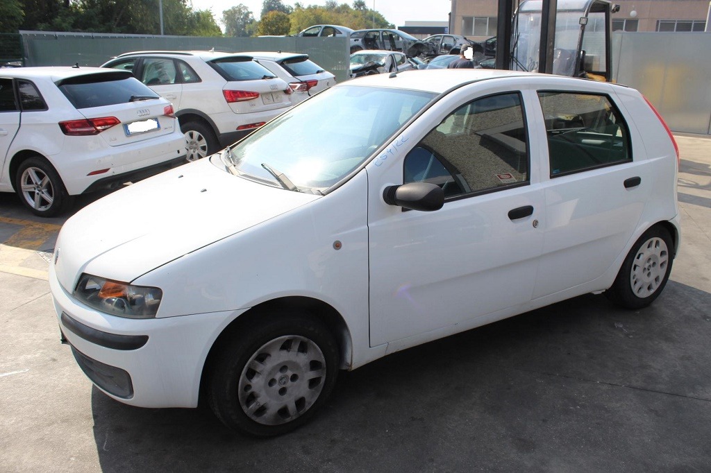 FIAT PUNTO 1.2 B 44KW 5M 5P (2000) RICAMBI IN MAGAZZINO