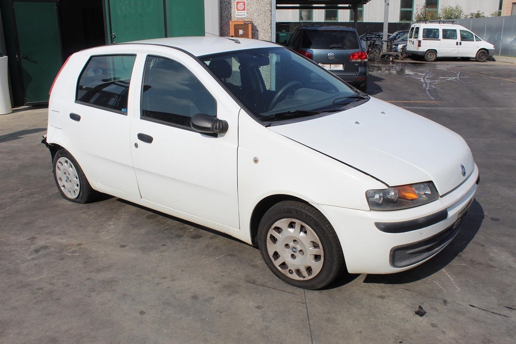 FIAT PUNTO 1.2 B 44KW 5M 5P (2000) RICAMBI IN MAGAZZINO