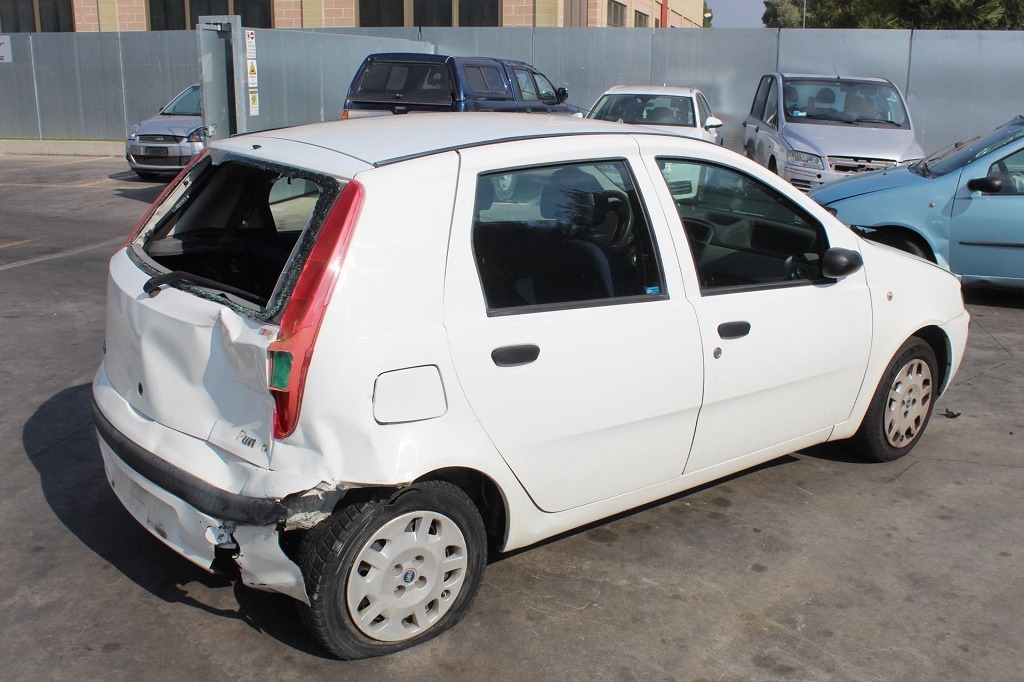 FIAT PUNTO 1.2 B 44KW 5M 5P (2000) RICAMBI IN MAGAZZINO