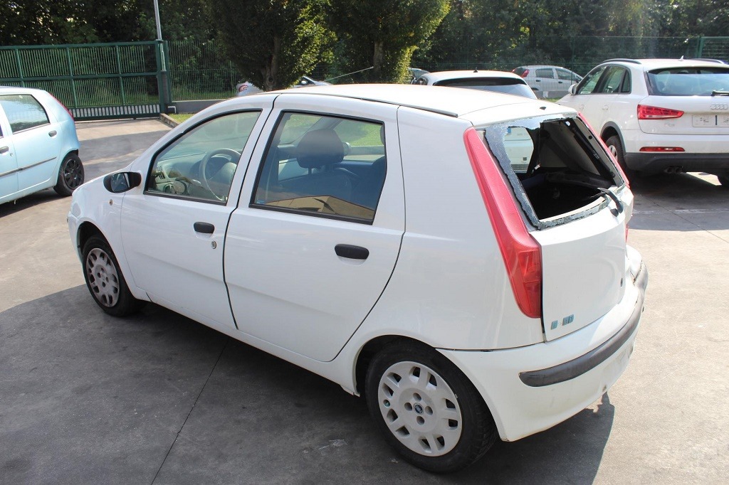 FIAT PUNTO 1.2 B 44KW 5M 5P (2000) RICAMBI IN MAGAZZINO