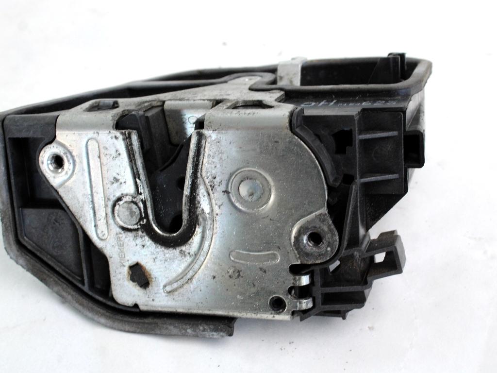 CENTRALNO ZAKLEPANJE PREDNIH LEVIH VRAT OEM N. 7154623 ORIGINAL REZERVNI DEL BMW SERIE 1 BER/COUPE/CABRIO E81/E82/E87/E88 (2003 - 2007) BENZINA LETNIK 2004