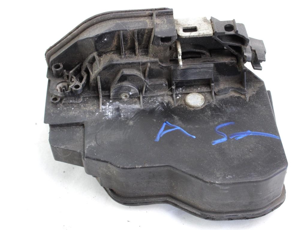 CENTRALNO ZAKLEPANJE PREDNIH LEVIH VRAT OEM N. 7154623 ORIGINAL REZERVNI DEL BMW SERIE 1 BER/COUPE/CABRIO E81/E82/E87/E88 (2003 - 2007) BENZINA LETNIK 2004