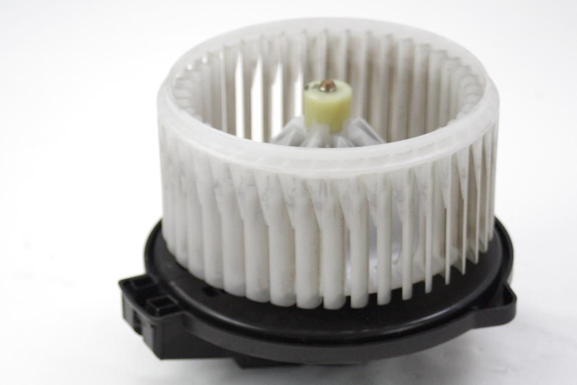 VENTILATOR  KABINE  OEM N. 272700-0021 ORIGINAL REZERVNI DEL TOYOTA AVENSIS VERSO M2 (2001 - 2004) DIESEL LETNIK 2004