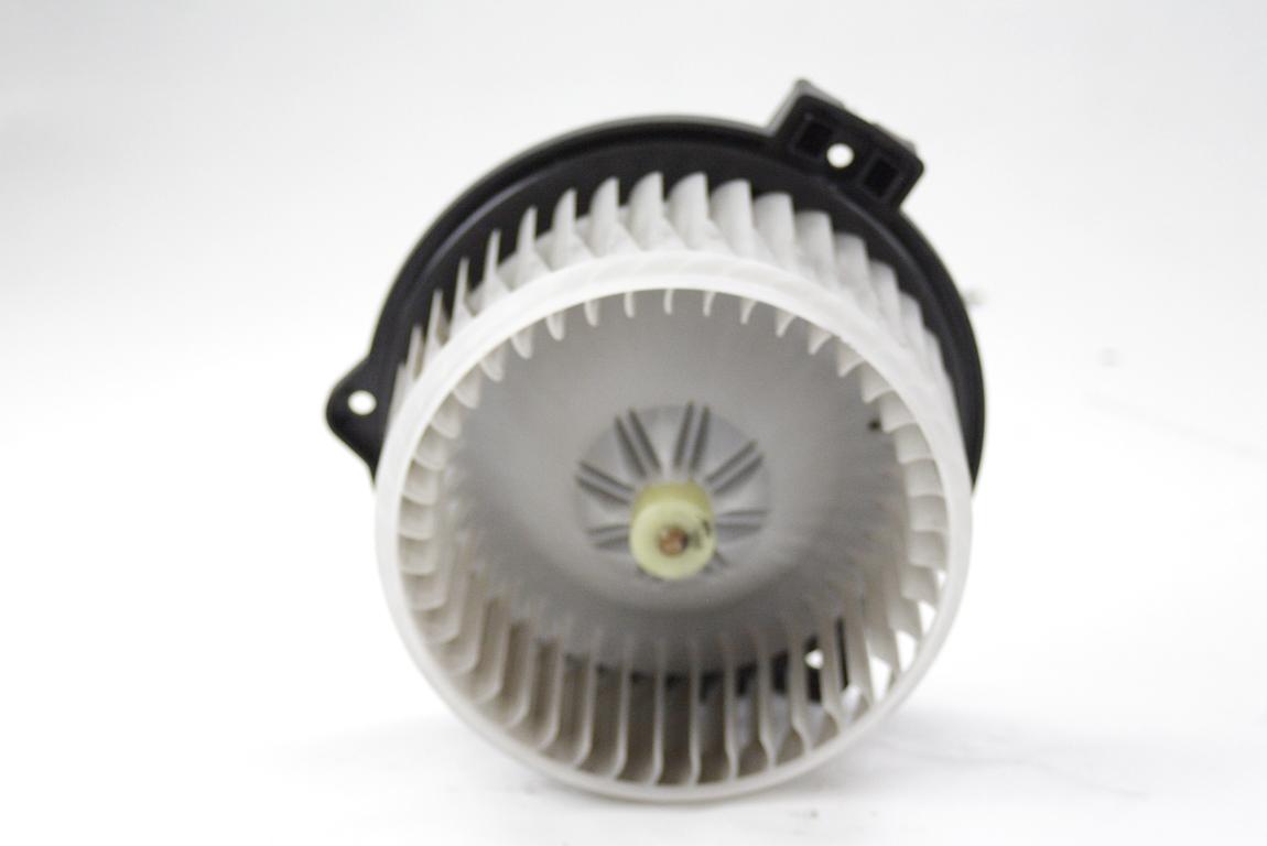 VENTILATOR  KABINE  OEM N. 272700-0021 ORIGINAL REZERVNI DEL TOYOTA AVENSIS VERSO M2 (2001 - 2004) DIESEL LETNIK 2004