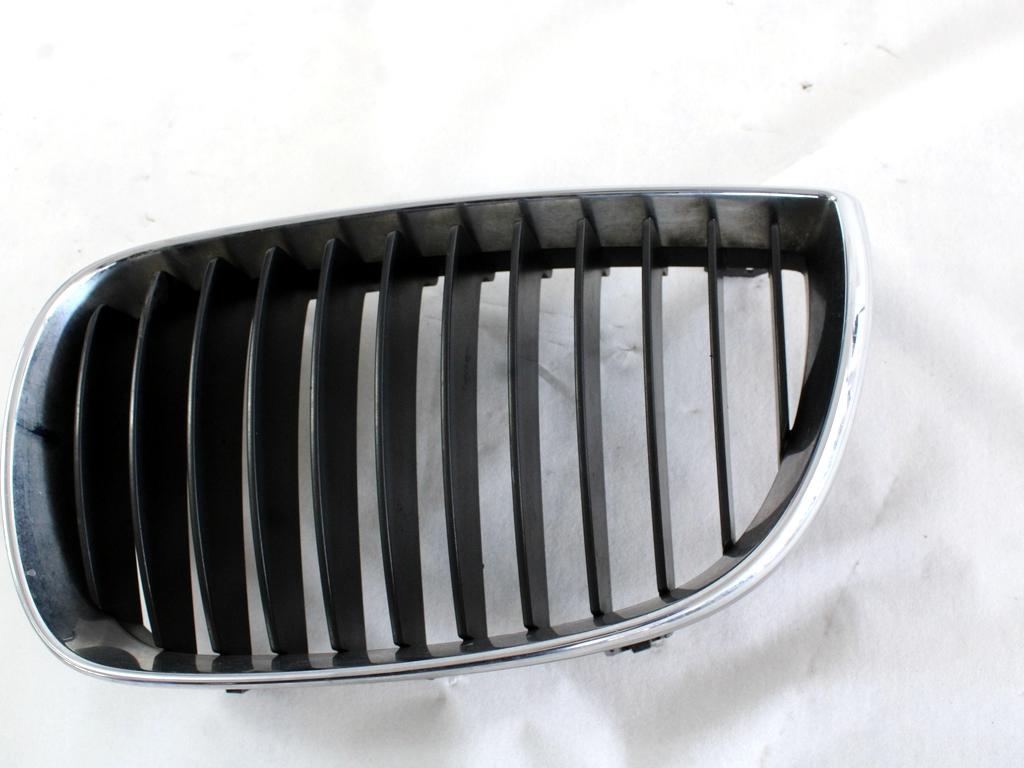 SPREDNJE OKRASNE MASKE OEM N. 51137077129 ORIGINAL REZERVNI DEL BMW SERIE 1 BER/COUPE/CABRIO E81/E82/E87/E88 (2003 - 2007) BENZINA LETNIK 2004