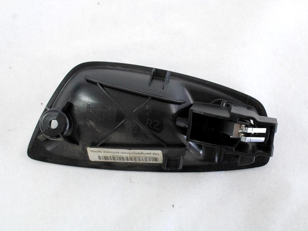 NOTRANJA KLJUKA  OEM N. 51417147164 ORIGINAL REZERVNI DEL BMW SERIE 1 BER/COUPE/CABRIO E81/E82/E87/E88 (2003 - 2007) BENZINA LETNIK 2004