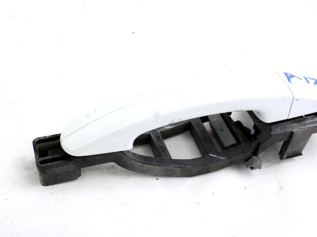 ZUNANJA KLJUKA SPREDNJA DESNA VRATA OEM N. 1305822 ORIGINAL REZERVNI DEL FORD FOCUS DA HCP DP MK2 R BER/SW (2008 - 2011) BENZINA/GPL LETNIK 2009