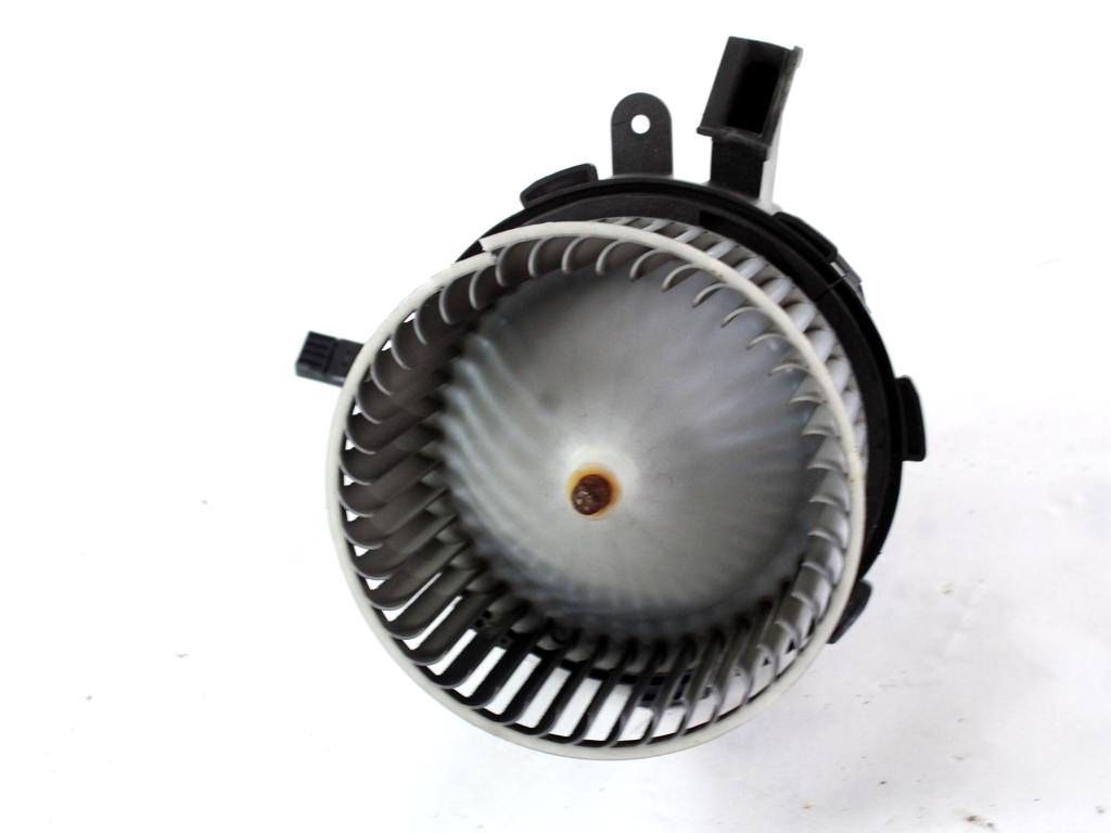 VENTILATOR  KABINE  OEM N. 8T1820021 ORIGINAL REZERVNI DEL AUDI A5 8T R COUPE/5P  (08/2011 - 06/2016) DIESEL LETNIK 2012