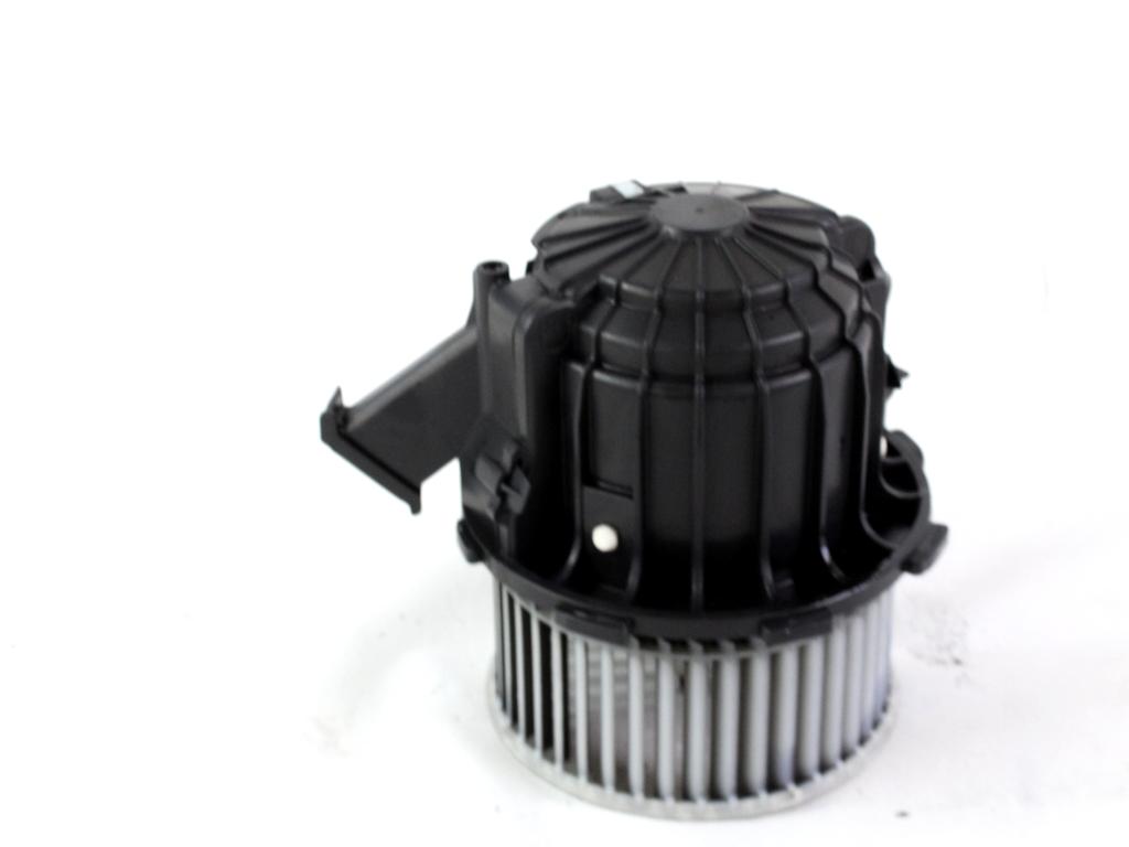 VENTILATOR  KABINE  OEM N. 8T1820021 ORIGINAL REZERVNI DEL AUDI A5 8T R COUPE/5P  (08/2011 - 06/2016) DIESEL LETNIK 2012