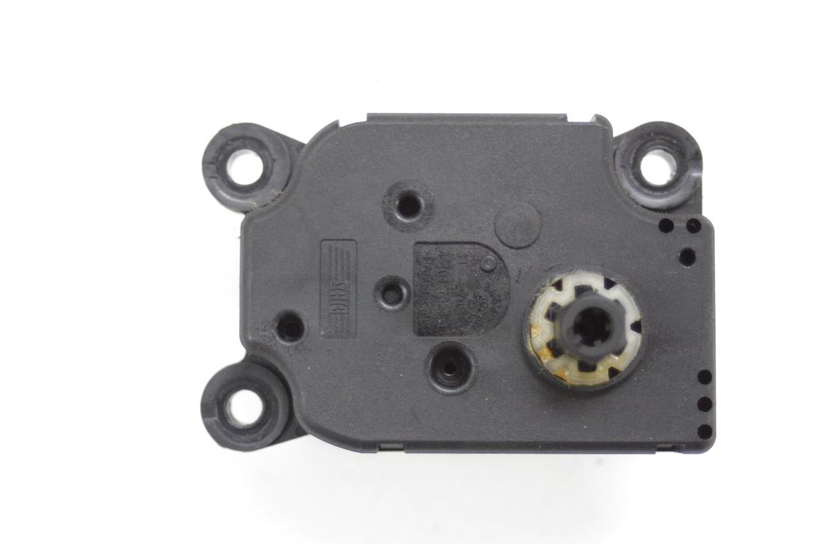 MOTORCEK OGREVANJA OEM N. 64119339246 ORIGINAL REZERVNI DEL BMW SERIE 3 BER/SW/COUPE/CABRIO E90/E91/E92/E93 LCI R (2009 - 2012) DIESEL LETNIK 2009