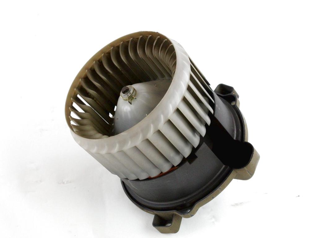 VENTILATOR  KABINE  OEM N. Q0011572V002000000 ORIGINAL REZERVNI DEL SMART ROADSTER 452 (2003 - 2005)BENZINA LETNIK 2005