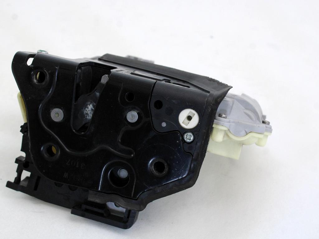 CENTRALNI ZAKLEP SPREDNJIH VRAT  OEM N. 3C1837016A ORIGINAL REZERVNI DEL VOLKSWAGEN TIGUAN 5N MK1 (2007 - 2011)DIESEL LETNIK 2008