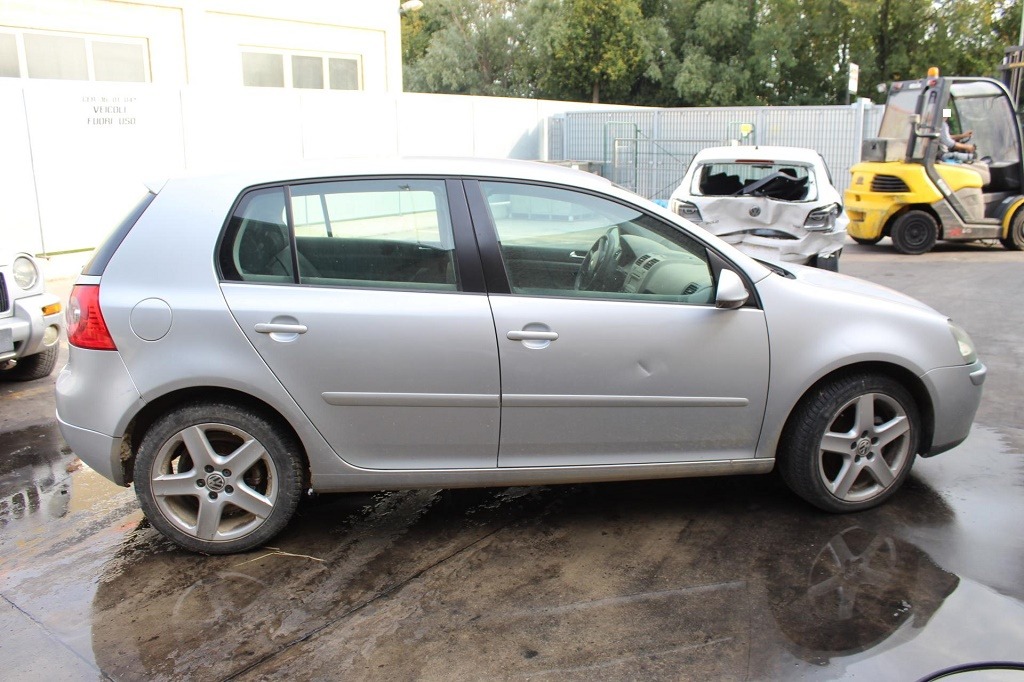 VOLKSWAGEN GOLF 5 2.0 D 103KW 6M 5P (2004) RICAMBI IN MAGAZZINO