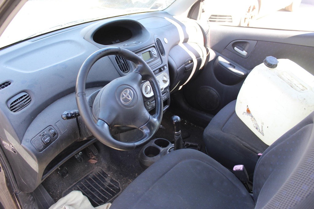 TOYOTA YARIS VERSO 1.4 D 55KW 5M 5P (2004) RICAMBI IN MAGAZZINO