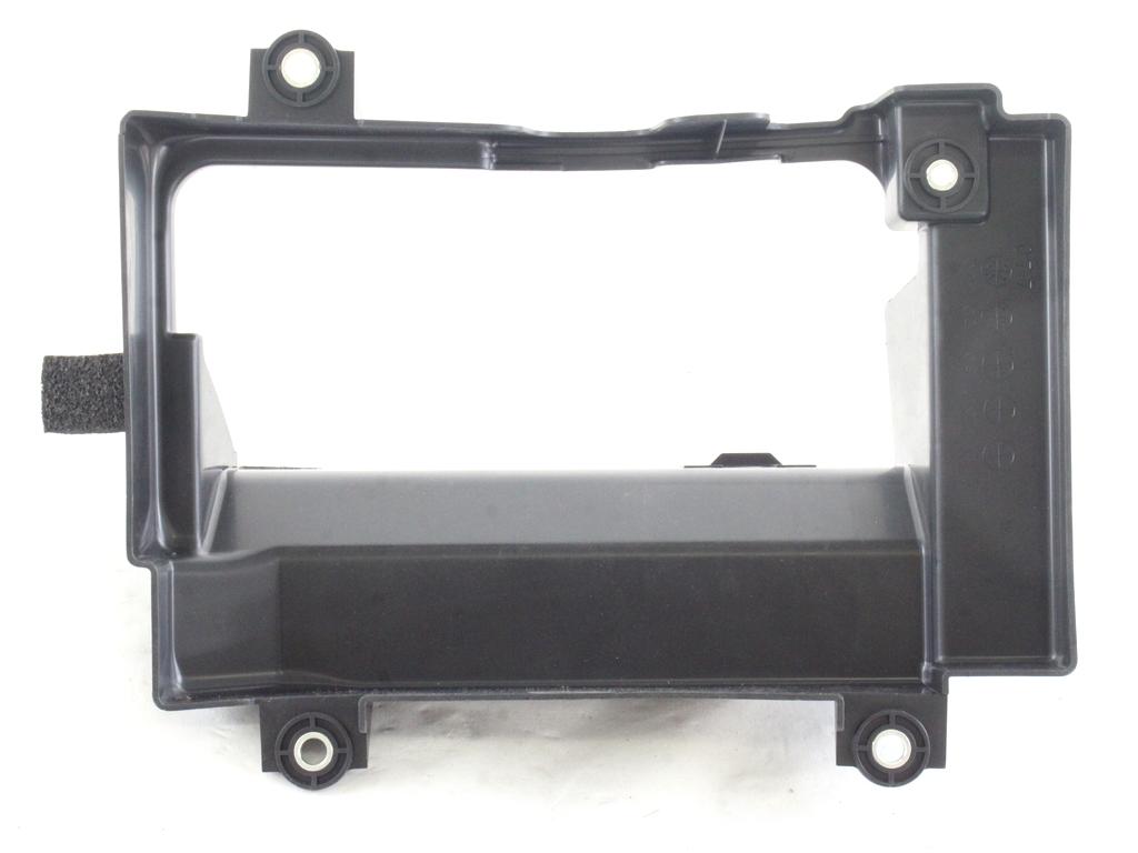 RADIATOR VODE OEM N. 3291760020 ORIGINAL REZERVNI DEL TOYOTA LAND CRUISER 200 V8 (2007-2021) LETNIK 2016