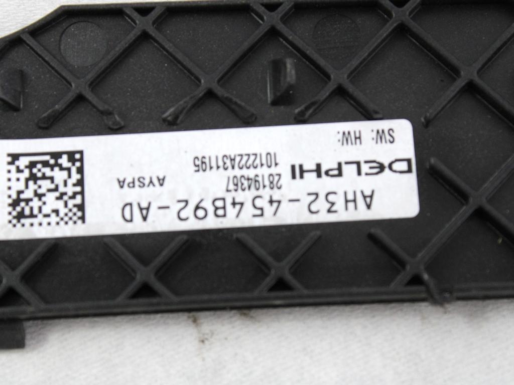 ARMATURNA PLO?CA OEM N. AH32-454B92-AD ORIGINAL REZERVNI DEL LAND ROVER RANGE ROVER SPORT L320 MK1 R (2010 -2013)DIESEL LETNIK 2011