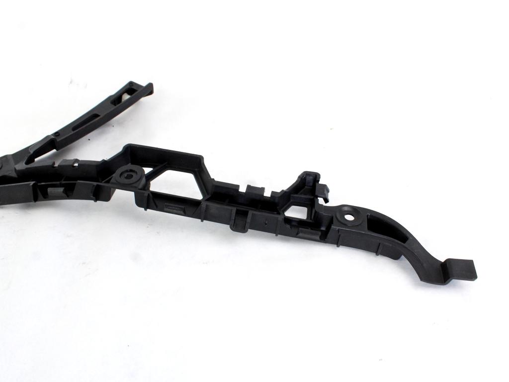 NOSILCI ZADNJEGA ODBIJACA  OEM N. AH32-17A881-DA ORIGINAL REZERVNI DEL LAND ROVER RANGE ROVER SPORT L320 MK1 R (2010 -2013)DIESEL LETNIK 2011