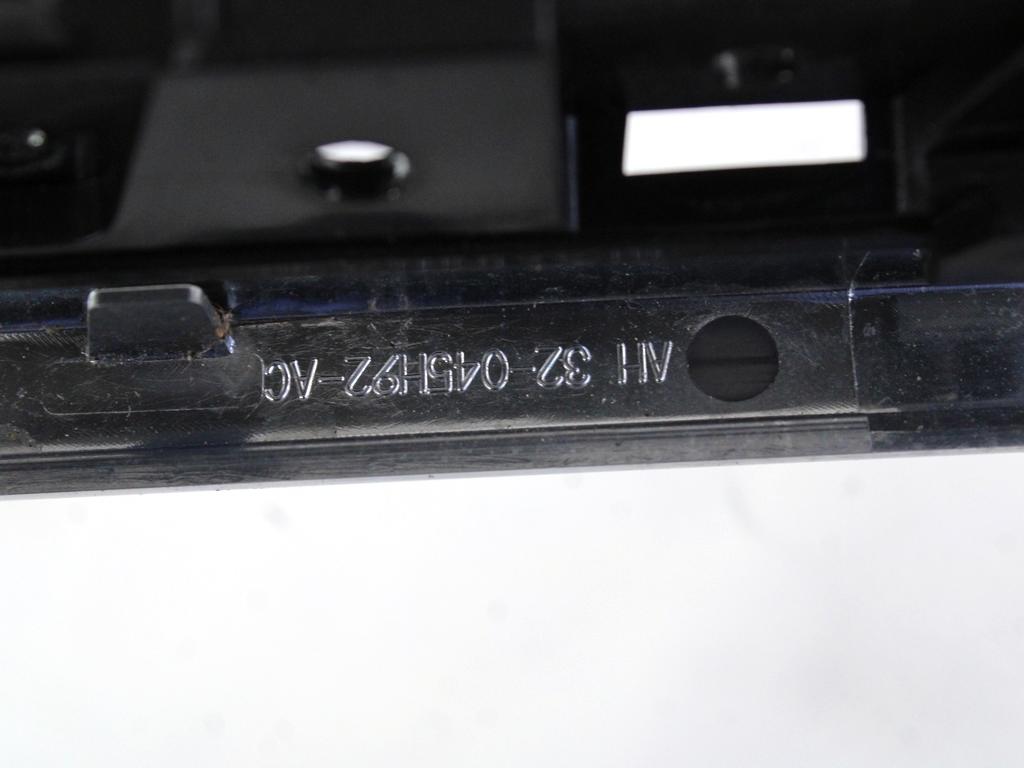 SREDINSKA KONZOLA  OEM N. AH32-045H92-AC ORIGINAL REZERVNI DEL LAND ROVER RANGE ROVER SPORT L320 MK1 R (2010 -2013)DIESEL LETNIK 2011