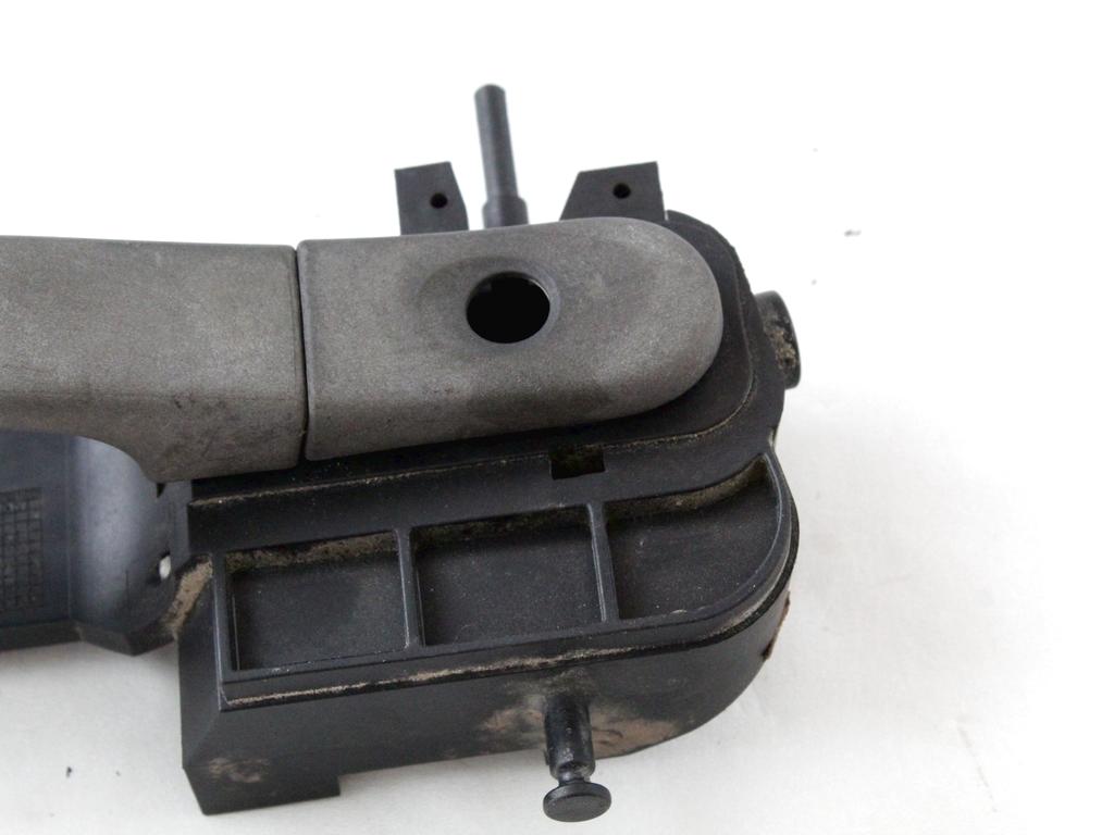 ZUNANJA KLJUKA SPREDNJA DESNA VRATA OEM N. 1521631 ORIGINAL REZERVNI DEL FORD FIESTA JH JD MK5 R (2005 - 2008) BENZINA LETNIK 2006