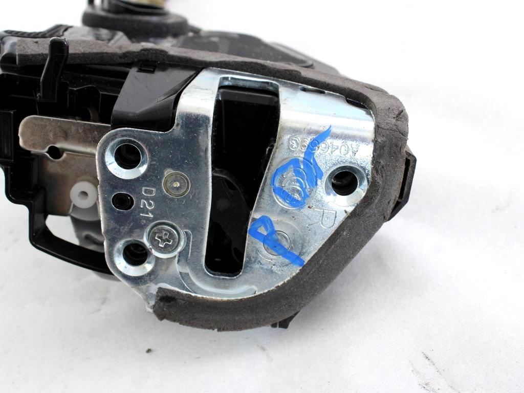 CENTRALNO ZAKLEPANJE ZADNJIH DESNIH VRAT OEM N. 6905042021 ORIGINAL REZERVNI DEL TOYOTA RAV 4  XA40 MK4 (2013 - 2018) DIESEL LETNIK 2015