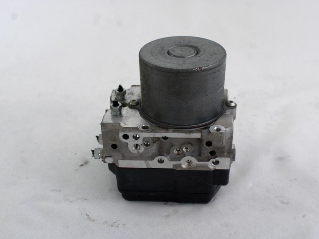 ABS AGREGAT S PUMPO OEM N. 4405042650 ORIGINAL REZERVNI DEL TOYOTA RAV 4  XA40 MK4 (2013 - 2018) DIESEL LETNIK 2015