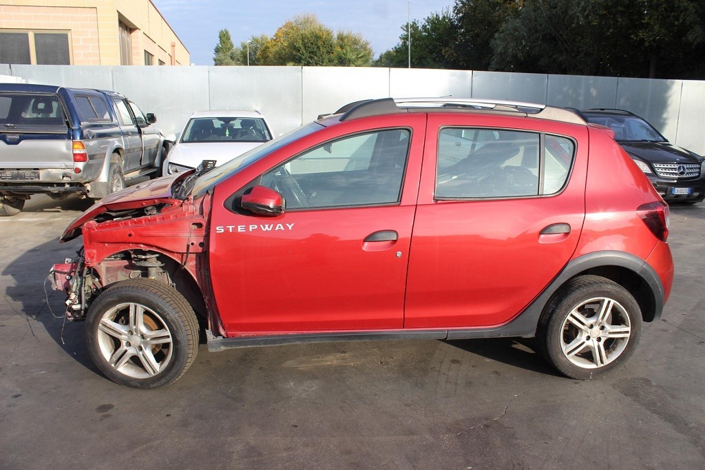 DACIA SANDERO STEPWAY 1.5 D 66KW 5M 5P (2014) RICAMBI IN MAGAZZINO