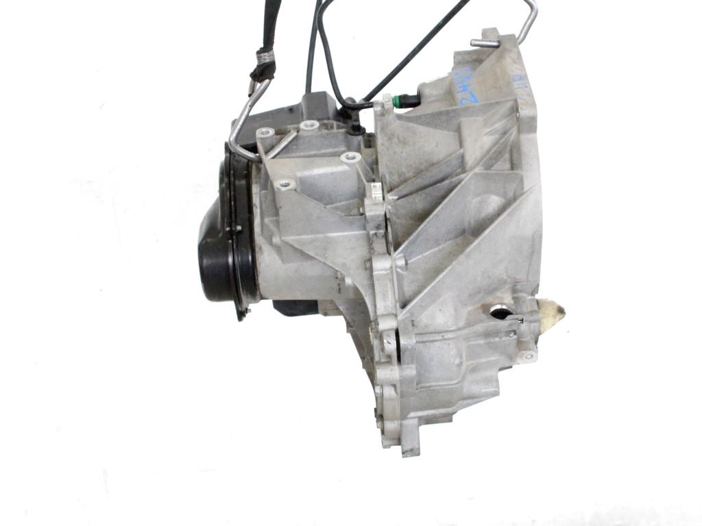 ROCNI MENJALNIK OEM N. 8A6R-7002-CA 28236 ORIGINAL REZERVNI DEL FORD FIESTA CB1 CNN MK6 (09/2008 - 11/2012) BENZINA LETNIK 2010