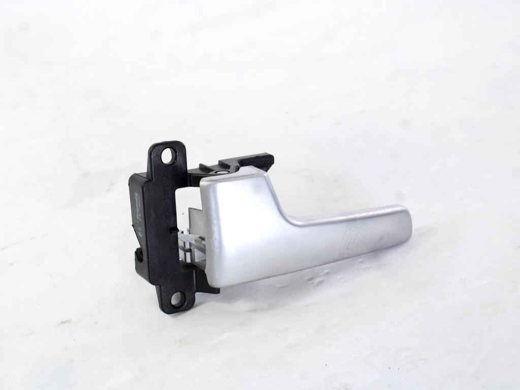 NOTRANJA KLJUKA  OEM N. 82610-1P000 ORIGINAL REZERVNI DEL KIA VENGA YN (2010 - 2019)BENZINA LETNIK 2013