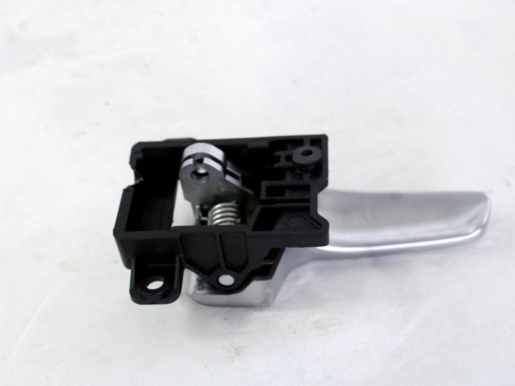 NOTRANJA KLJUKA  OEM N. 82610-1P000 ORIGINAL REZERVNI DEL KIA VENGA YN (2010 - 2019)BENZINA LETNIK 2013