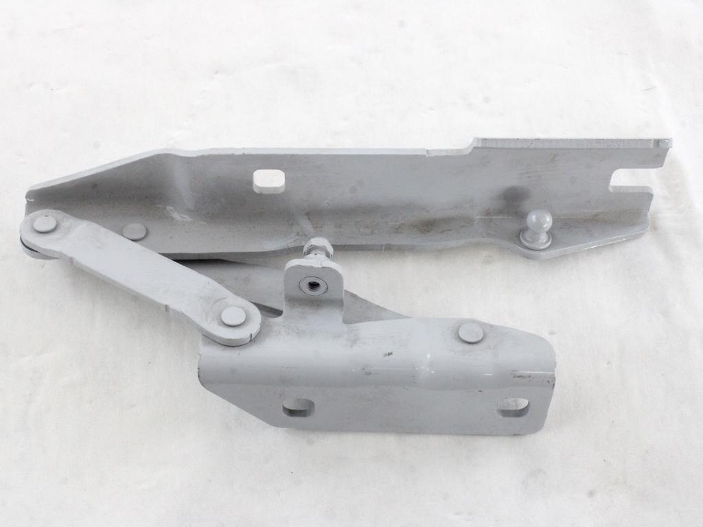 PANTI POKROVA MOTORJA OEM N. 41617008727 ORIGINAL REZERVNI DEL BMW SERIE 5 E60 E61 (2003 - 2010) DIESEL LETNIK 2008