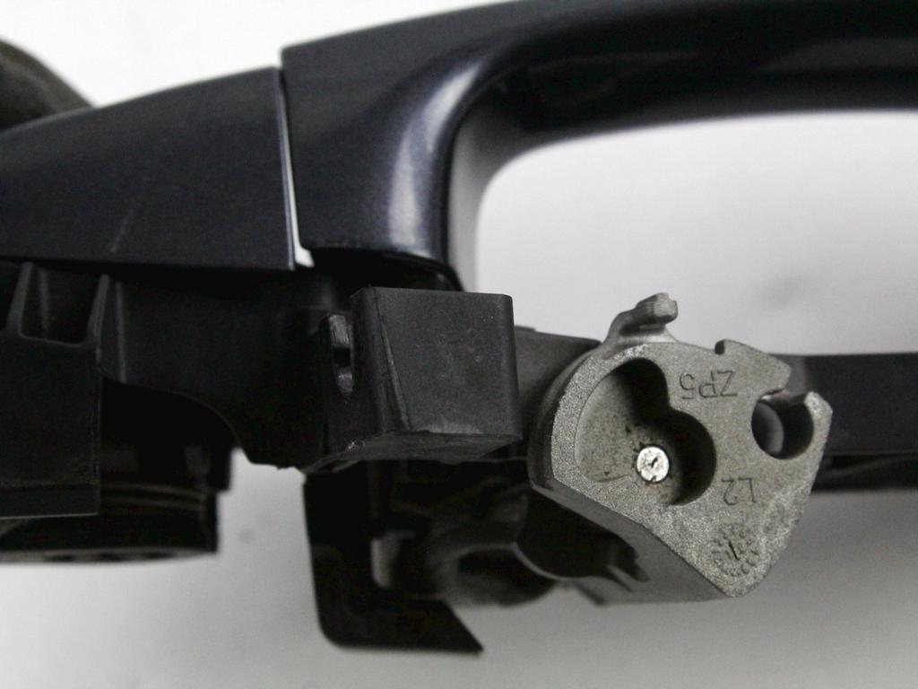 ZUNANJA KLJUKA SPREDNJA LEVA VRATA OEM N. 1757131 ORIGINAL REZERVNI DEL FORD FIESTA CB1 CNN MK6 (09/2008 - 11/2012) BENZINA LETNIK 2010