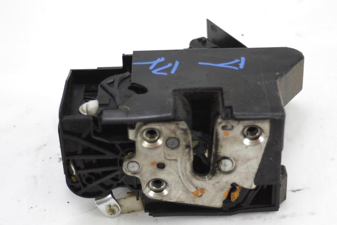 CENTRALNI ZAKLEP SPREDNJIH VRAT  OEM N. 805026816R ORIGINAL REZERVNI DEL DACIA SANDERO / SANDERO STEPWAY MK2 (2012 - 2016) DIESEL LETNIK 2014