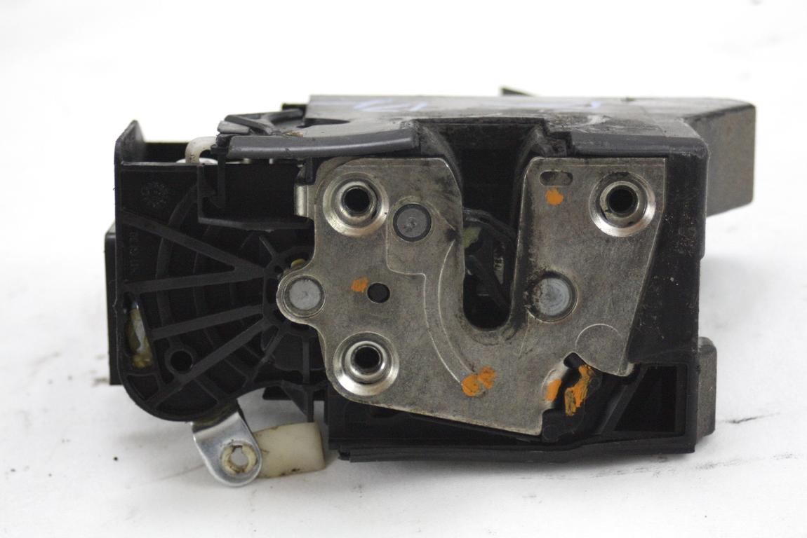 CENTRALNI ZAKLEP SPREDNJIH VRAT  OEM N. 805026816R ORIGINAL REZERVNI DEL DACIA SANDERO / SANDERO STEPWAY MK2 (2012 - 2016) DIESEL LETNIK 2014