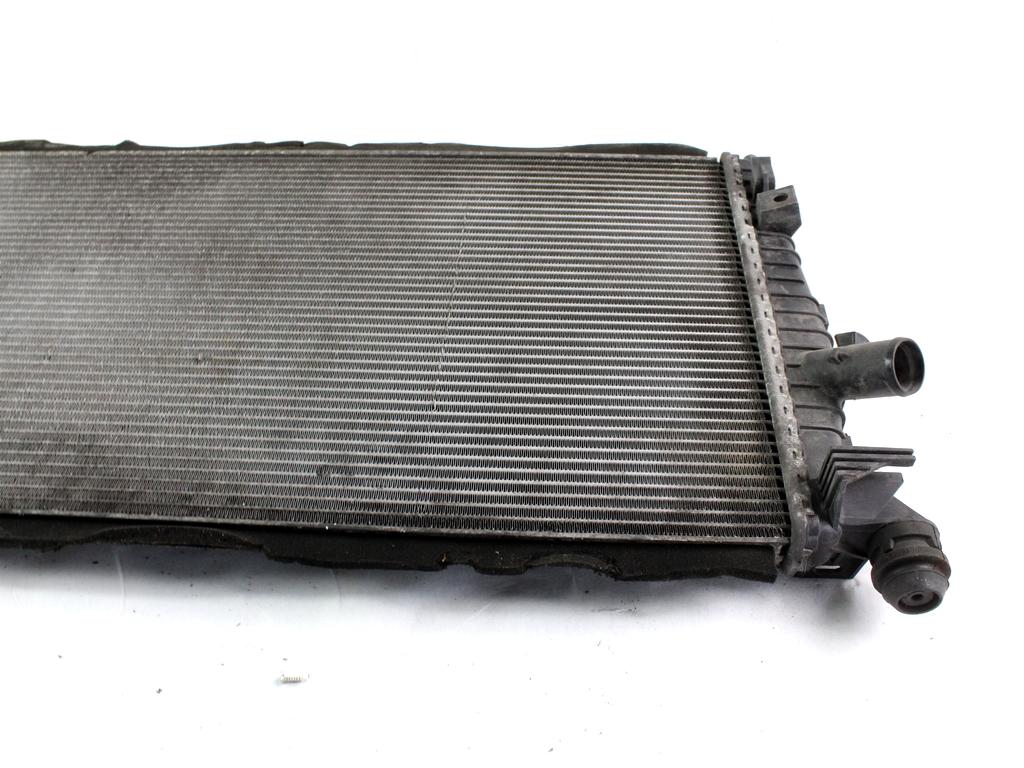 RADIATOR VODE OEM N. 3M5H-8005-TL ORIGINAL REZERVNI DEL FORD FOCUS CMAX DM2 MK1 R (04/2007 - 2010) DIESEL LETNIK 2006