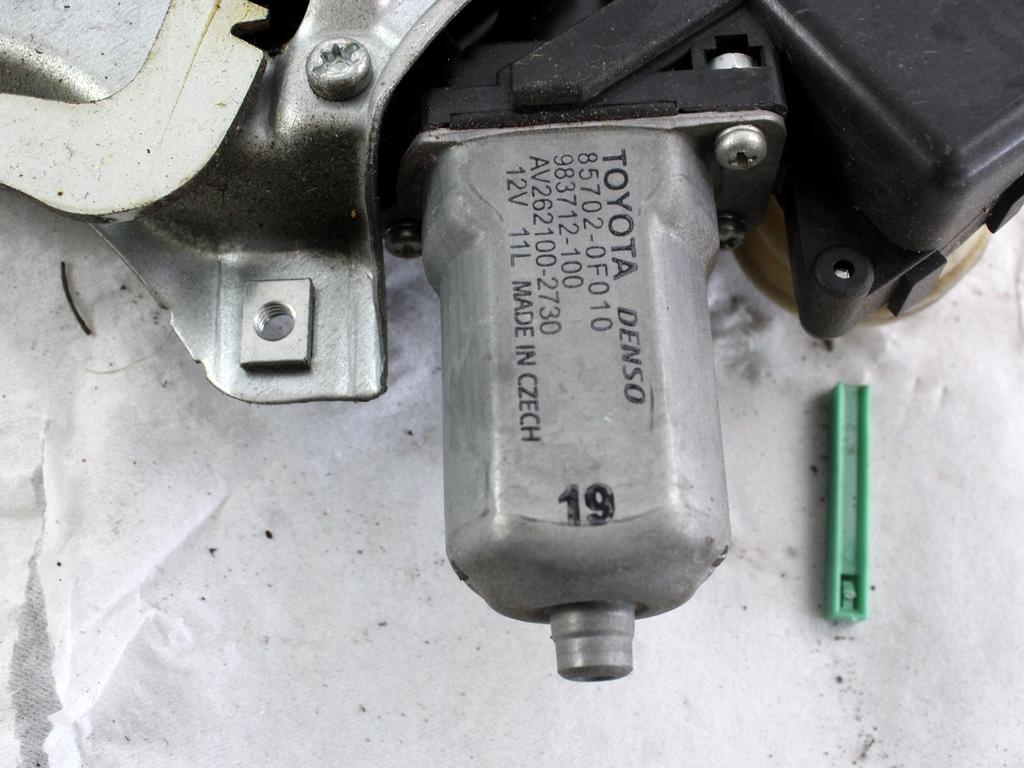 MEHANIZEM DVIGA SPREDNJIH STEKEL  OEM N. 30845 SISTEMA ALZACRISTALLO PORTA ANTERIORE ELETTR ORIGINAL REZERVNI DEL TOYOTA YARIS P9 MK2 R (2009 - 2011)BENZINA LETNIK 2010