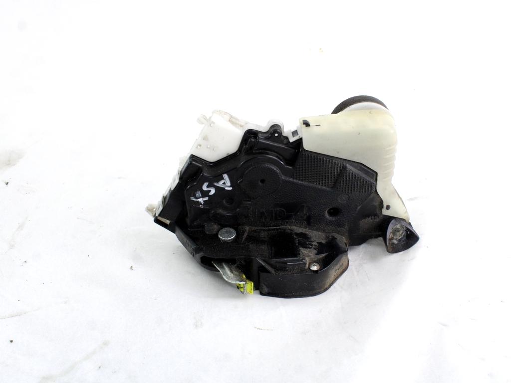 CENTRALNO ZAKLEPANJE PREDNIH LEVIH VRAT OEM N. 690400D140 ORIGINAL REZERVNI DEL TOYOTA YARIS P9 MK2 R (2009 - 2011)BENZINA LETNIK 2010