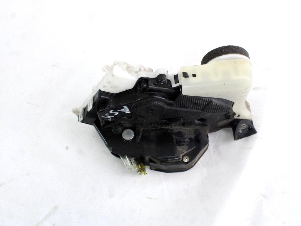 CENTRALNO ZAKLEPANJE PREDNIH LEVIH VRAT OEM N. 690400D140 ORIGINAL REZERVNI DEL TOYOTA YARIS P9 MK2 R (2009 - 2011)BENZINA LETNIK 2010